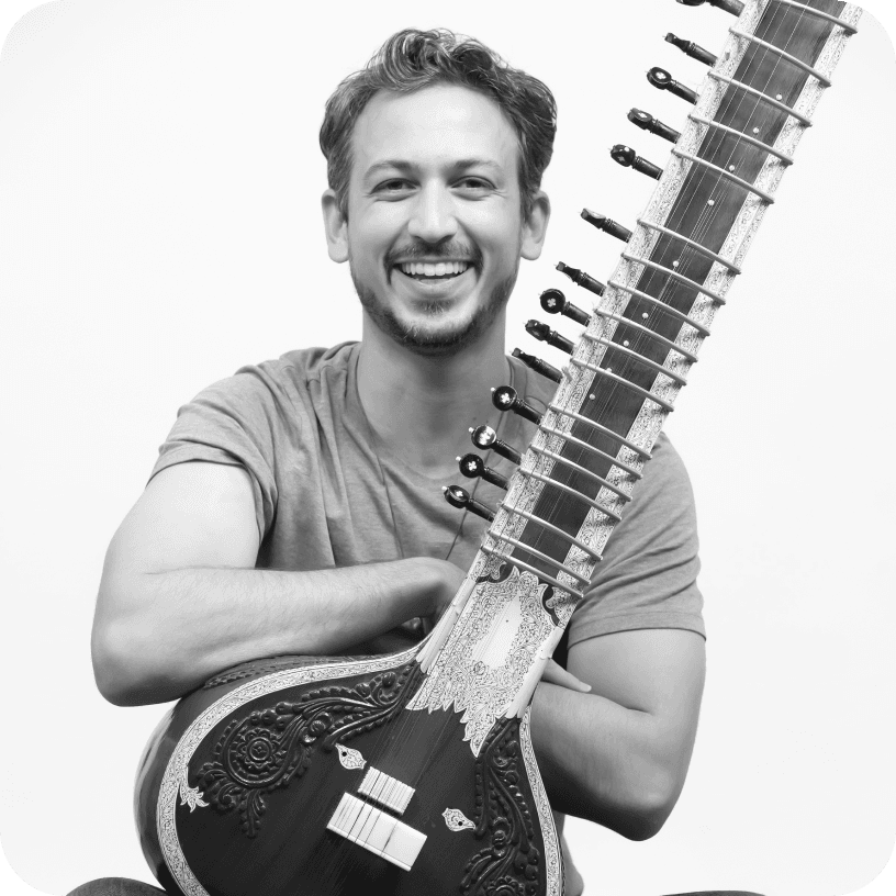 Sasha Bayan with sitar